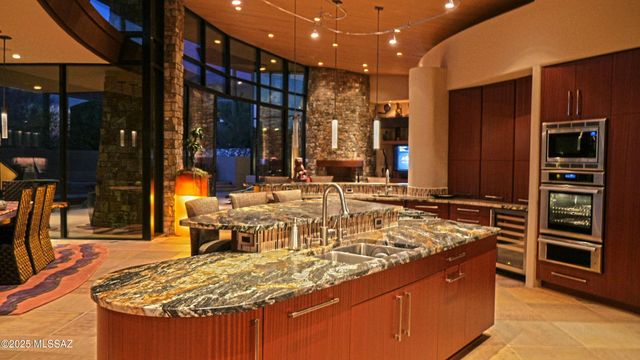 1327 E Desert Garden Drive, Tucson, AZ 85718