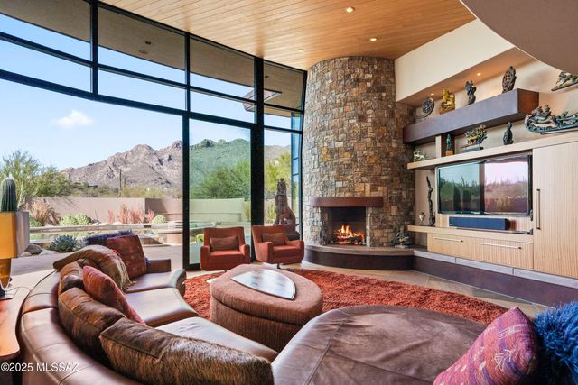 1327 E Desert Garden Drive, Tucson, AZ 85718