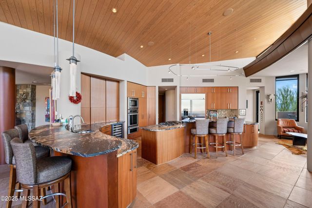 1327 E Desert Garden Drive, Tucson, AZ 85718