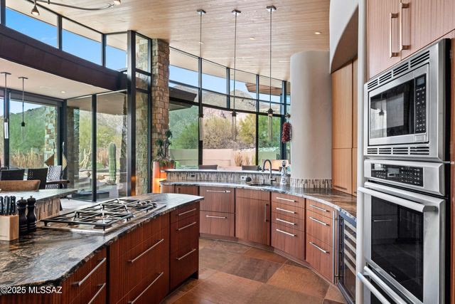 1327 E Desert Garden Drive, Tucson, AZ 85718