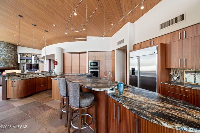 1327 E Desert Garden Drive, Tucson, AZ 85718