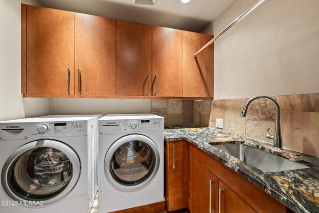 1327 E Desert Garden Drive, Tucson, AZ 85718