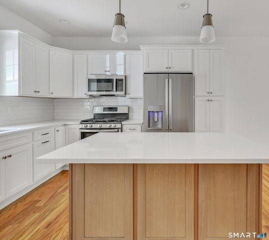 17 Windward Way 17, Shelton, CT 06484