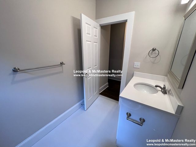 98 Longwood 3, Brookline, MA 02446