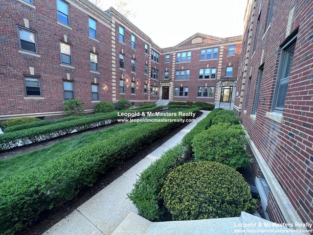 98 Longwood 3, Brookline, MA 02446