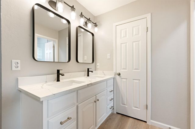 6105 Sun Vista DR, Austin, TX 78749