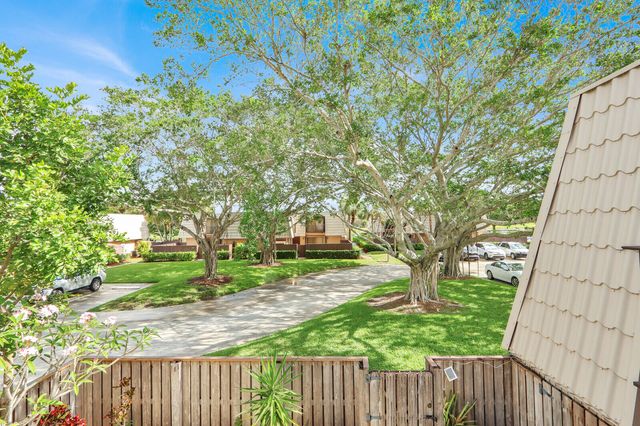 6605 66th Way, West Palm Beach, FL 33409