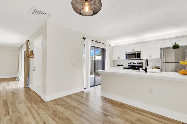 6605 66th Way, West Palm Beach, FL 33409