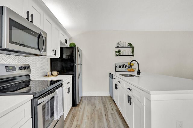 6605 66th Way, West Palm Beach, FL 33409