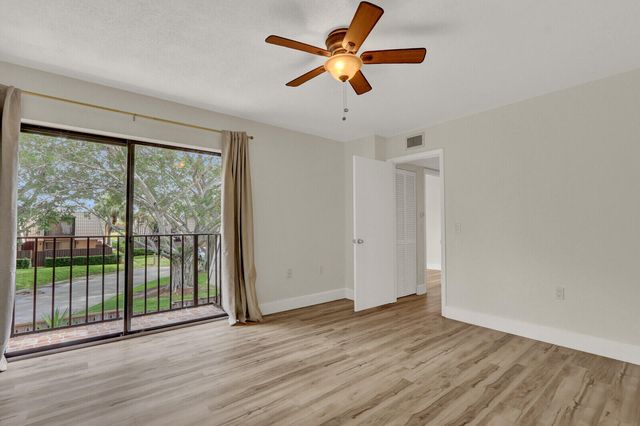 6605 66th Way, West Palm Beach, FL 33409