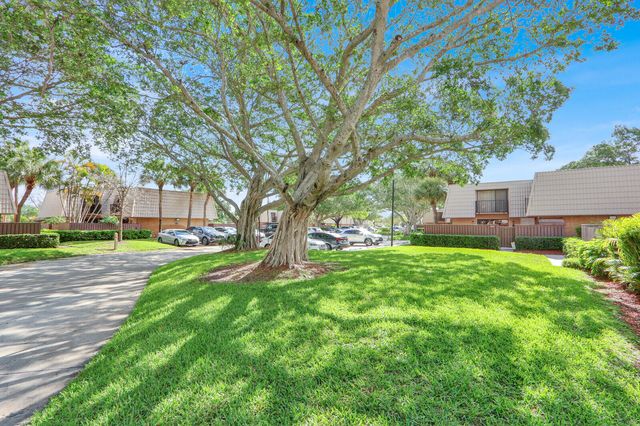 6605 66th Way, West Palm Beach, FL 33409