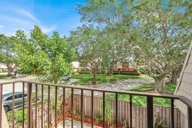 6605 66th Way, West Palm Beach, FL 33409