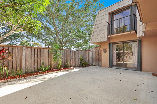 6605 66th Way, West Palm Beach, FL 33409