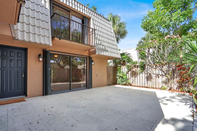 6605 66th Way, West Palm Beach, FL 33409