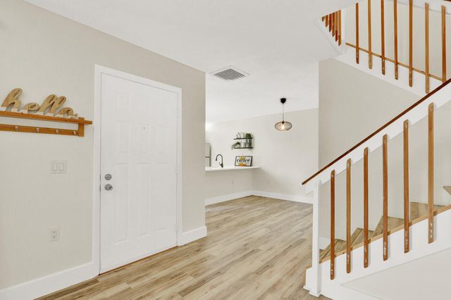 6605 66th Way, West Palm Beach, FL 33409