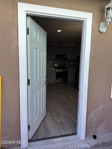 763 E Avenida De Los Arboles, Thousand Oaks, CA 91360