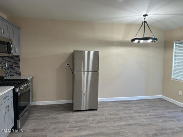 763 E Avenida De Los Arboles, Thousand Oaks, CA 91360