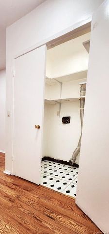 673 E 165th Street, Bronx, NY 10456