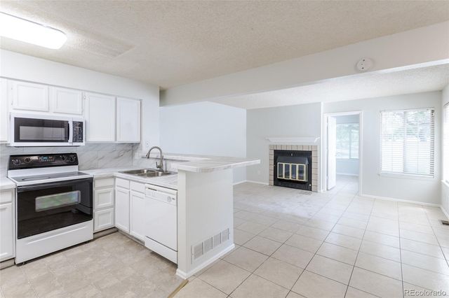 13833 E Lehigh Avenue D, Aurora, CO 80014