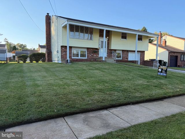 12 MALIBU LN, West Deptford, NJ 08096