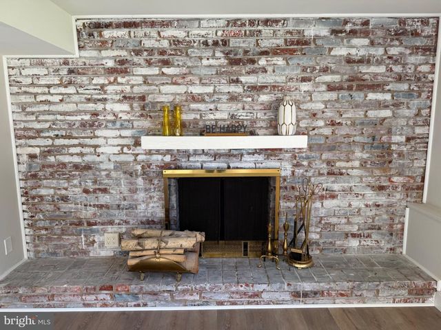 12 MALIBU LN, West Deptford, NJ 08096