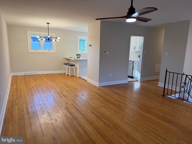 12 MALIBU LN, West Deptford, NJ 08096