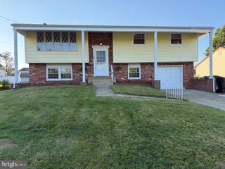 12 MALIBU LN, West Deptford, NJ 08096