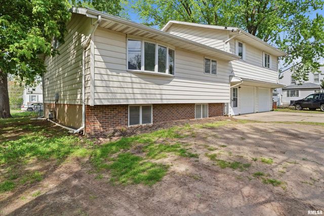 1315 PRINCE Street, Pekin, IL 61554