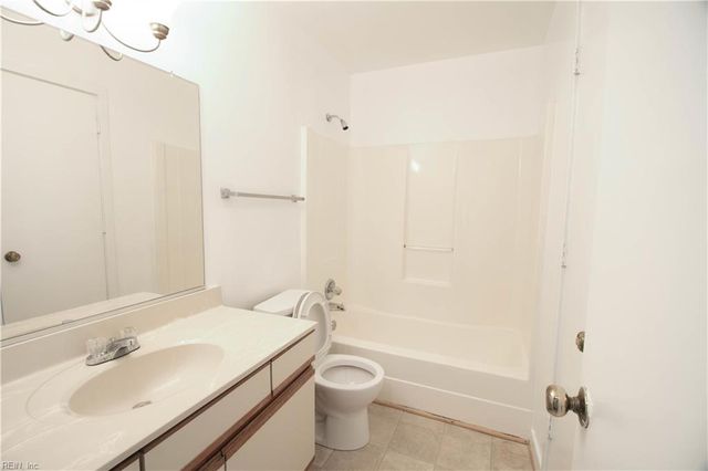 221 Island Cove Ct Apt C, Hampton, VA 23669