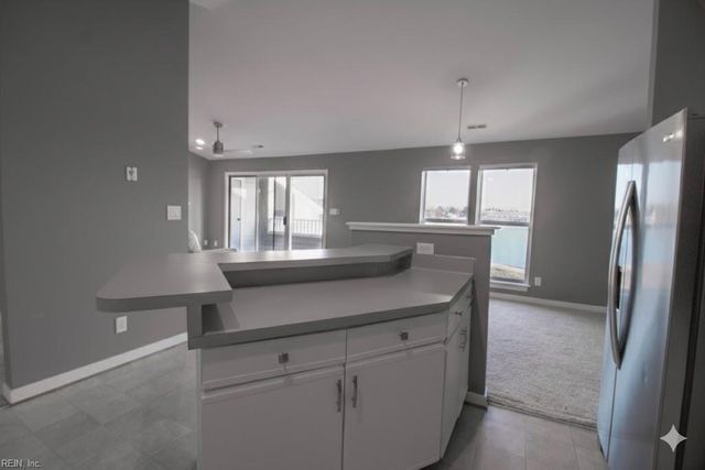 221 Island Cove Ct Apt C, Hampton, VA 23669