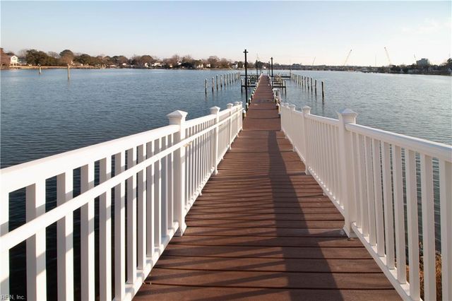 221 Island Cove Ct Apt C, Hampton, VA 23669