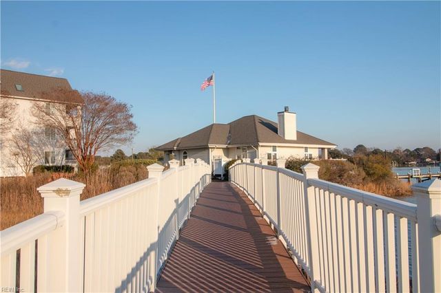 221 Island Cove Ct Apt C, Hampton, VA 23669