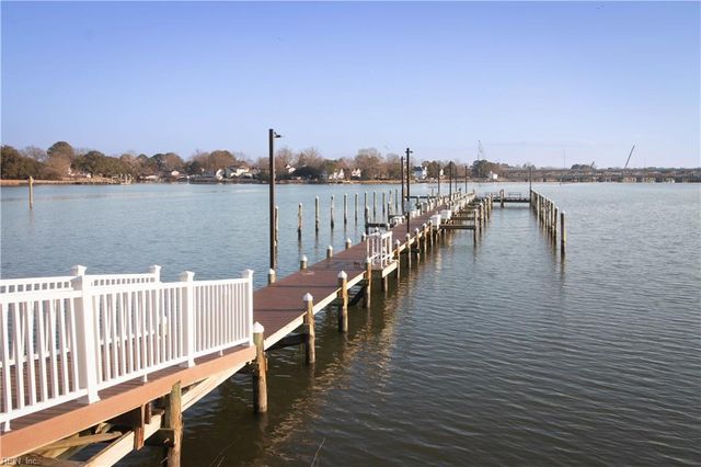 221 Island Cove Ct Apt C, Hampton, VA 23669