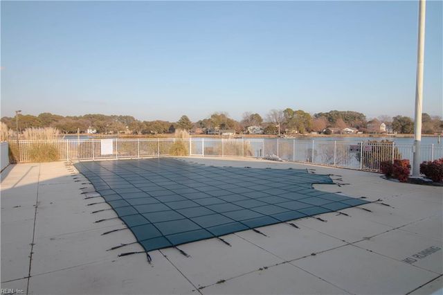 221 Island Cove Ct Apt C, Hampton, VA 23669