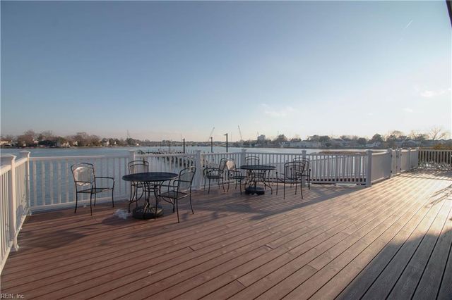 221 Island Cove Ct Apt C, Hampton, VA 23669