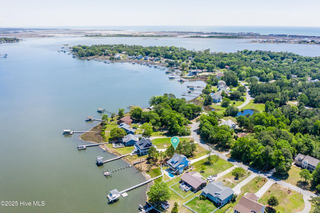 527 Chadwick Shores Drive, Sneads Ferry, NC 28460