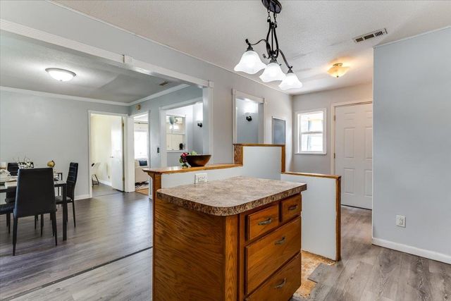 417 W Hollywood Dr, Wichita, KS 67217