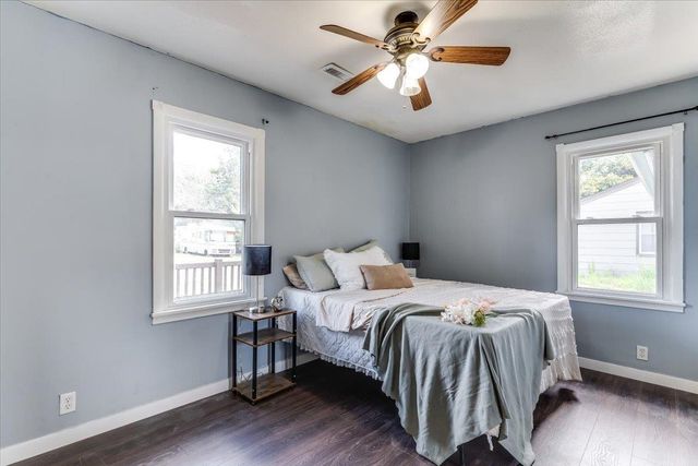 417 W Hollywood Dr, Wichita, KS 67217