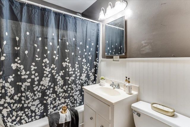 417 W Hollywood Dr, Wichita, KS 67217