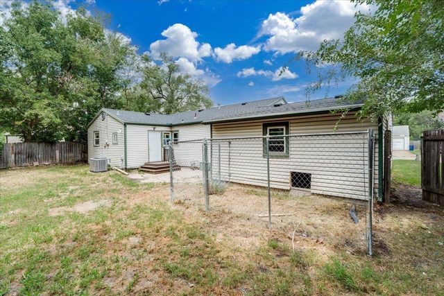 417 W Hollywood Dr, Wichita, KS 67217
