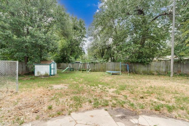 417 W Hollywood Dr, Wichita, KS 67217
