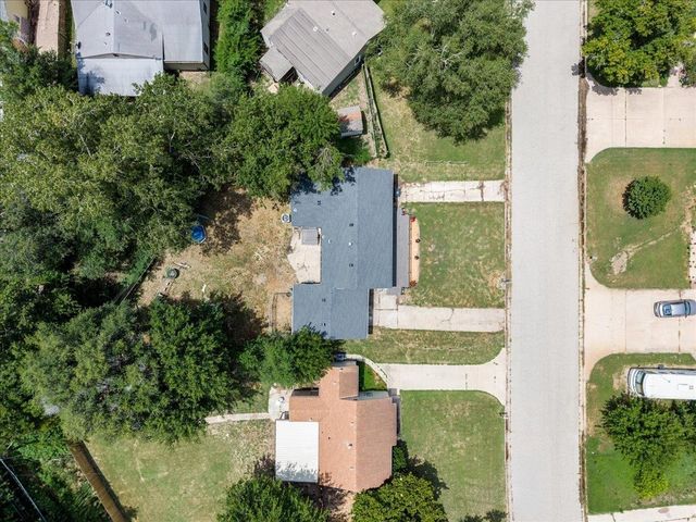 417 W Hollywood Dr, Wichita, KS 67217