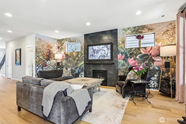24 151st Street SW, Lynnwood, WA 98087