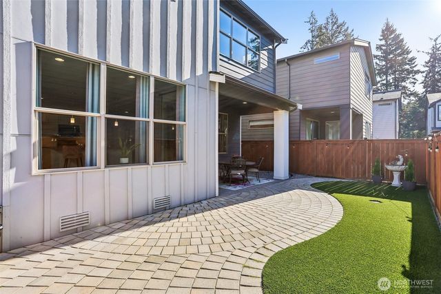 24 151st Street SW, Lynnwood, WA 98087