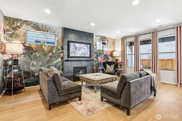 24 151st Street SW, Lynnwood, WA 98087