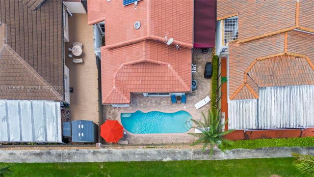 945 NW 132nd Ave W, Miami, FL 33182