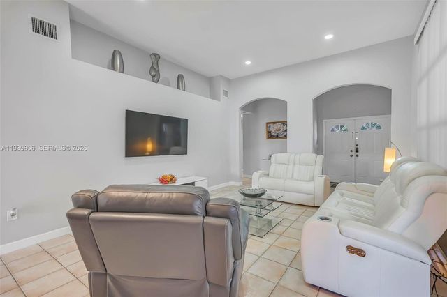 945 NW 132nd Ave W, Miami, FL 33182