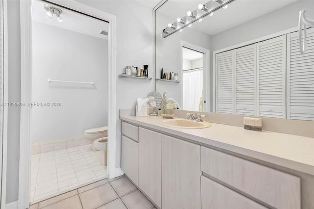 945 NW 132nd Ave W, Miami, FL 33182