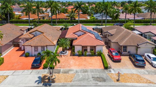 945 NW 132nd Ave W, Miami, FL 33182