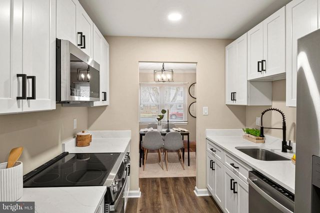 1928 TILGHMAN DR, Crofton, MD 21114